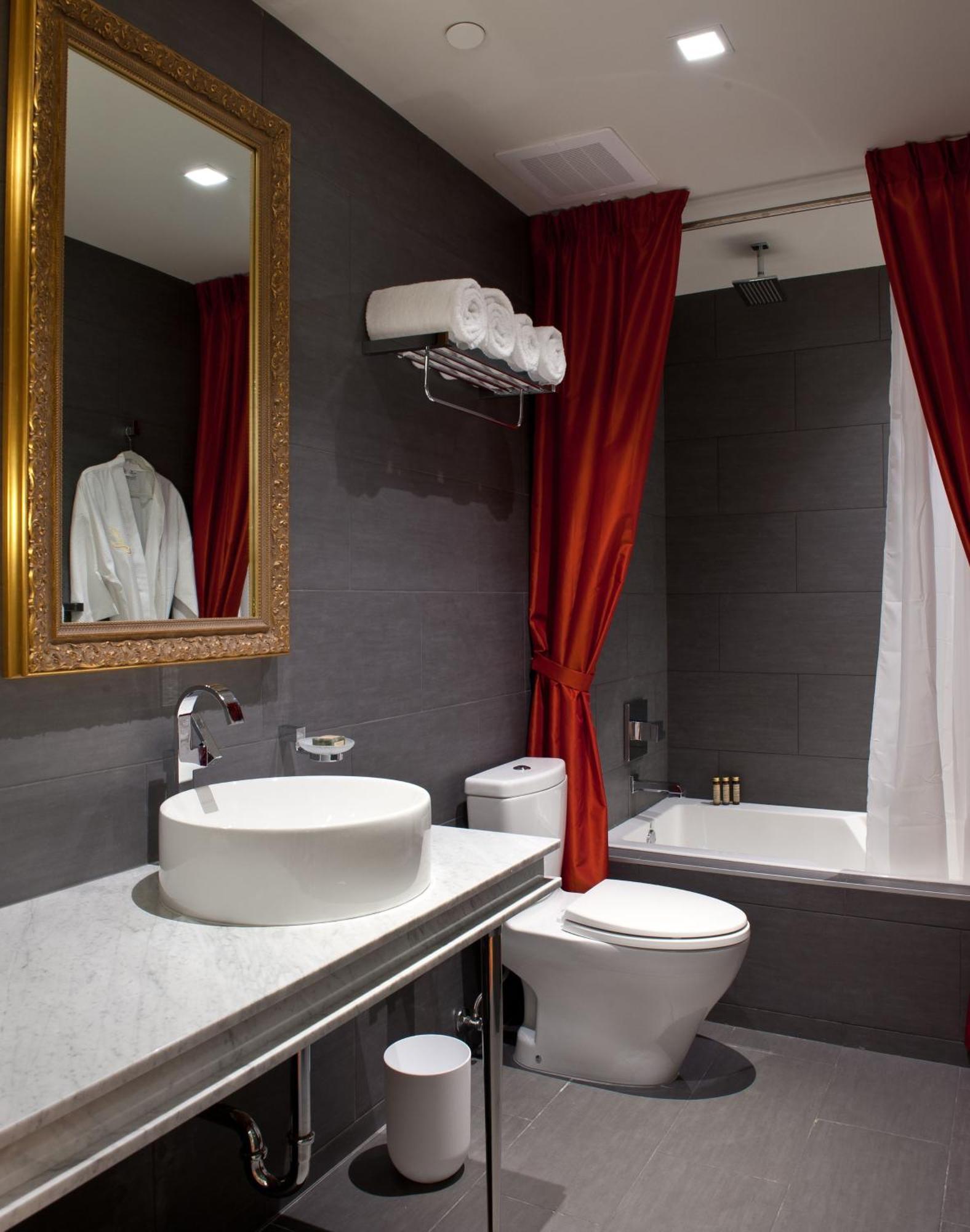 Chambre Lit King-Size - Sans Frais de Service