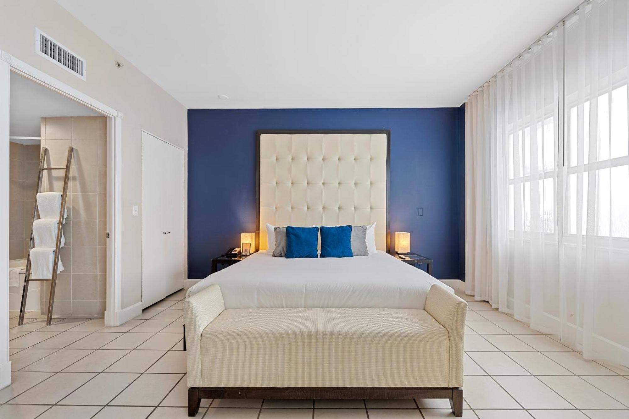 Sagamore King Suite,1363384163:JPEG