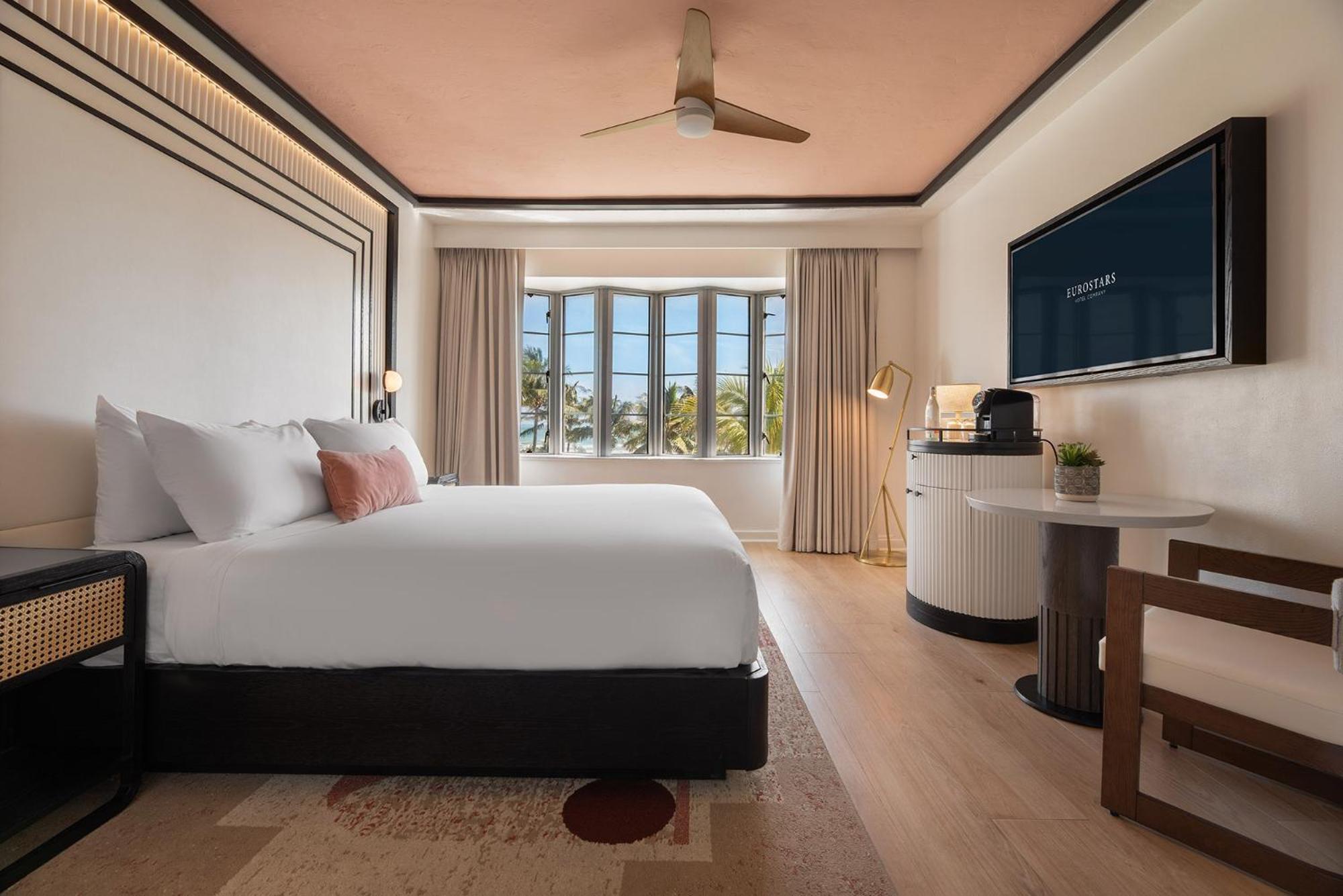 Deluxe King Room ocean view