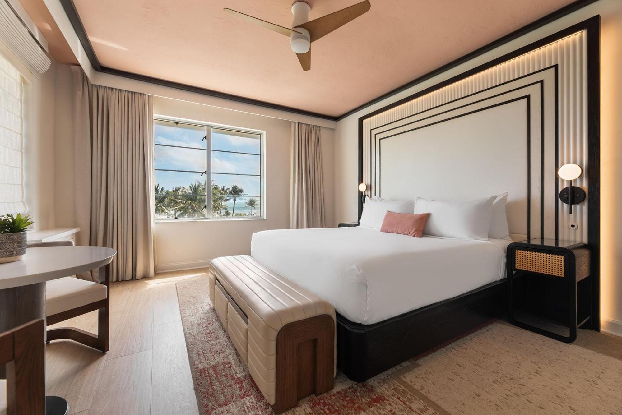 Deluxe King Room corner ocean view