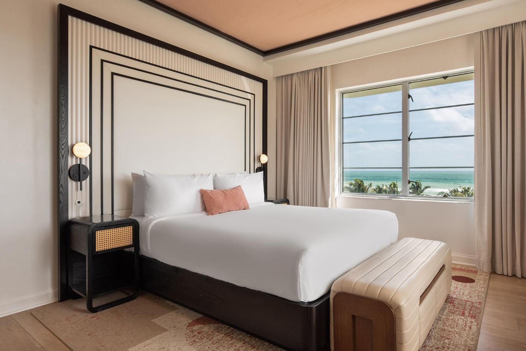 Deluxe King Room corner ocean view