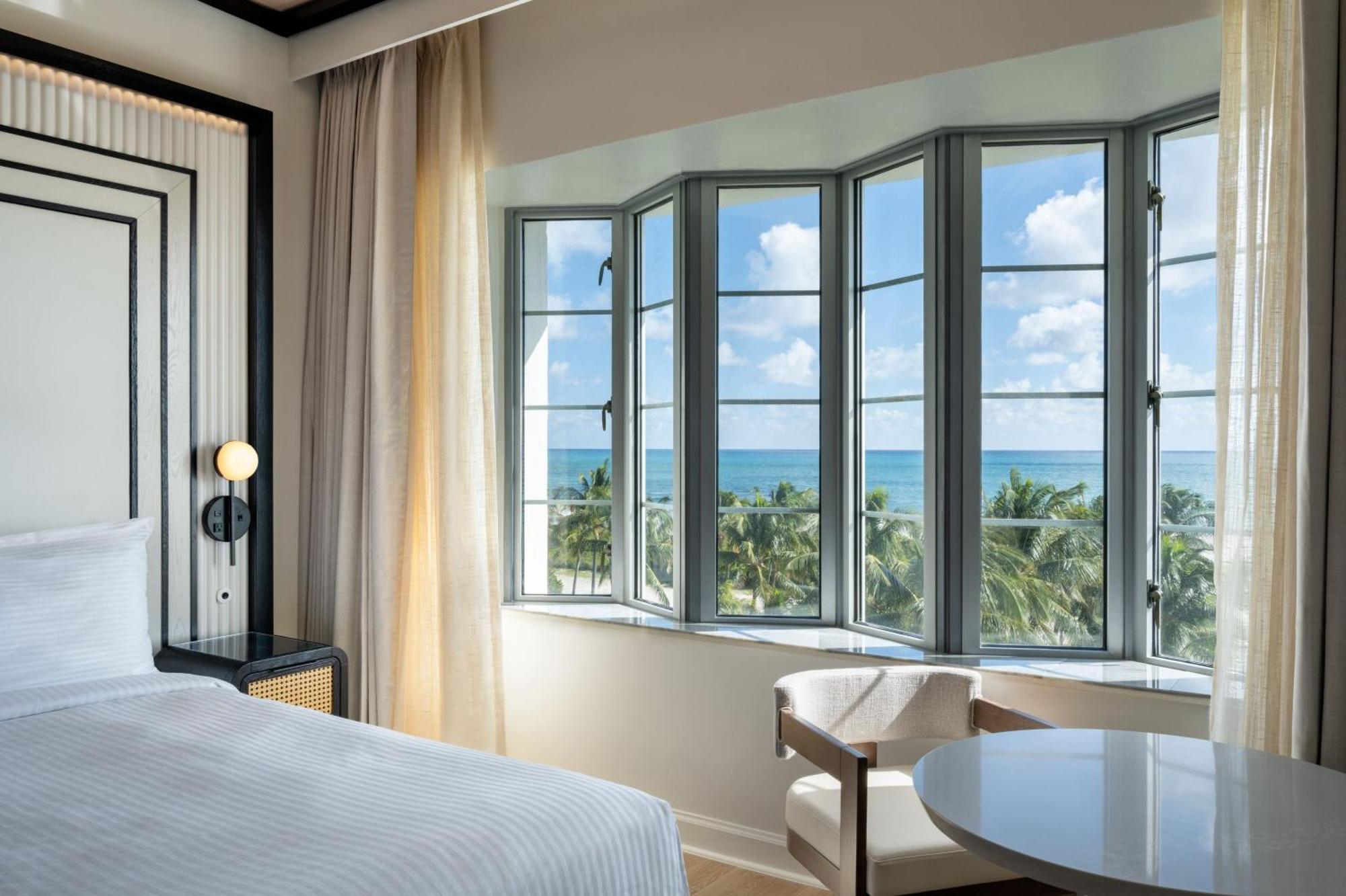 Deluxe King Room ocean view