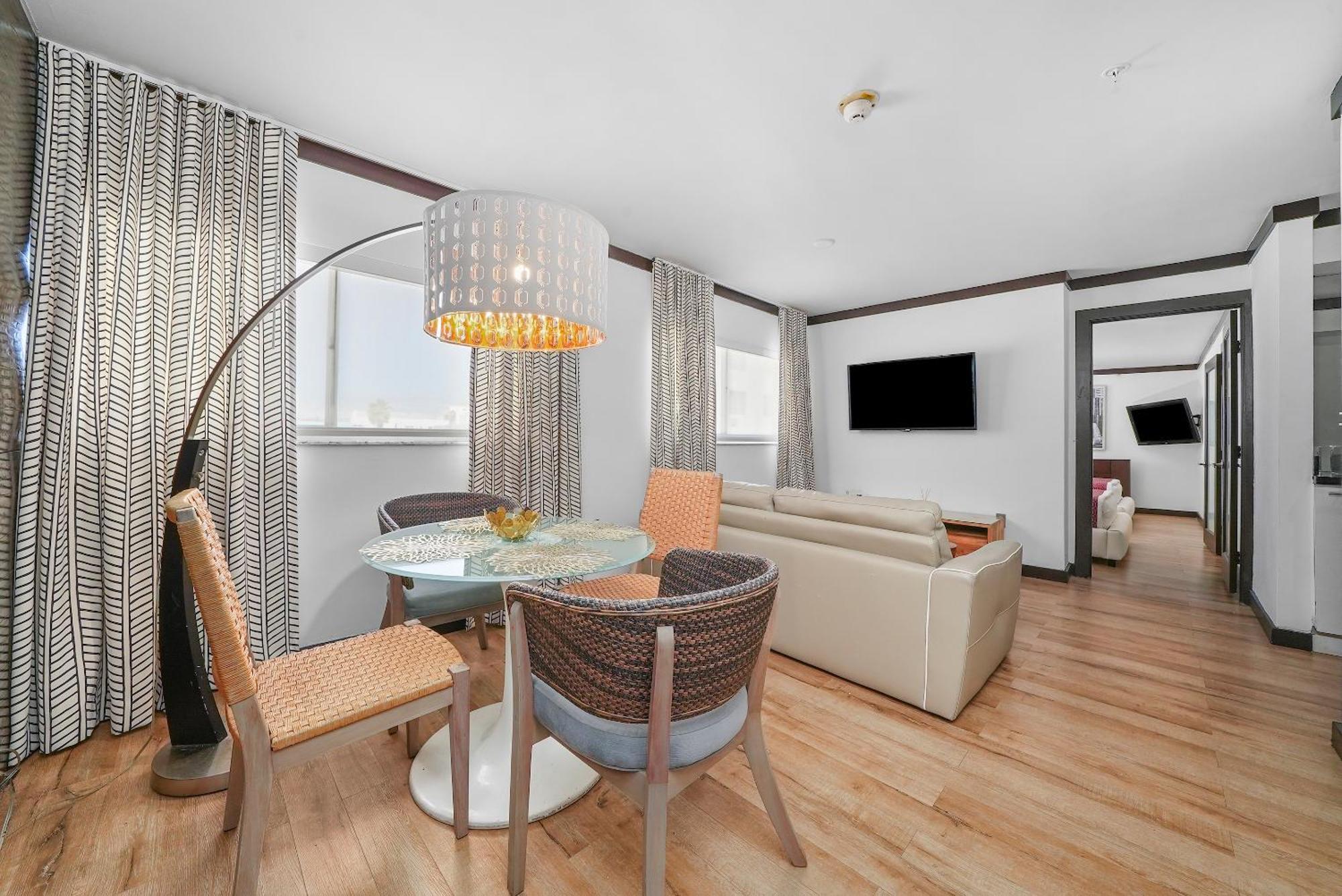 Deluxe One Bedroom Double Queen Suite