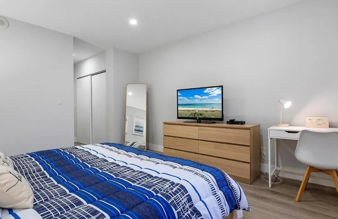Family Getaway In Sunny Isles - 2Nd Floor-1