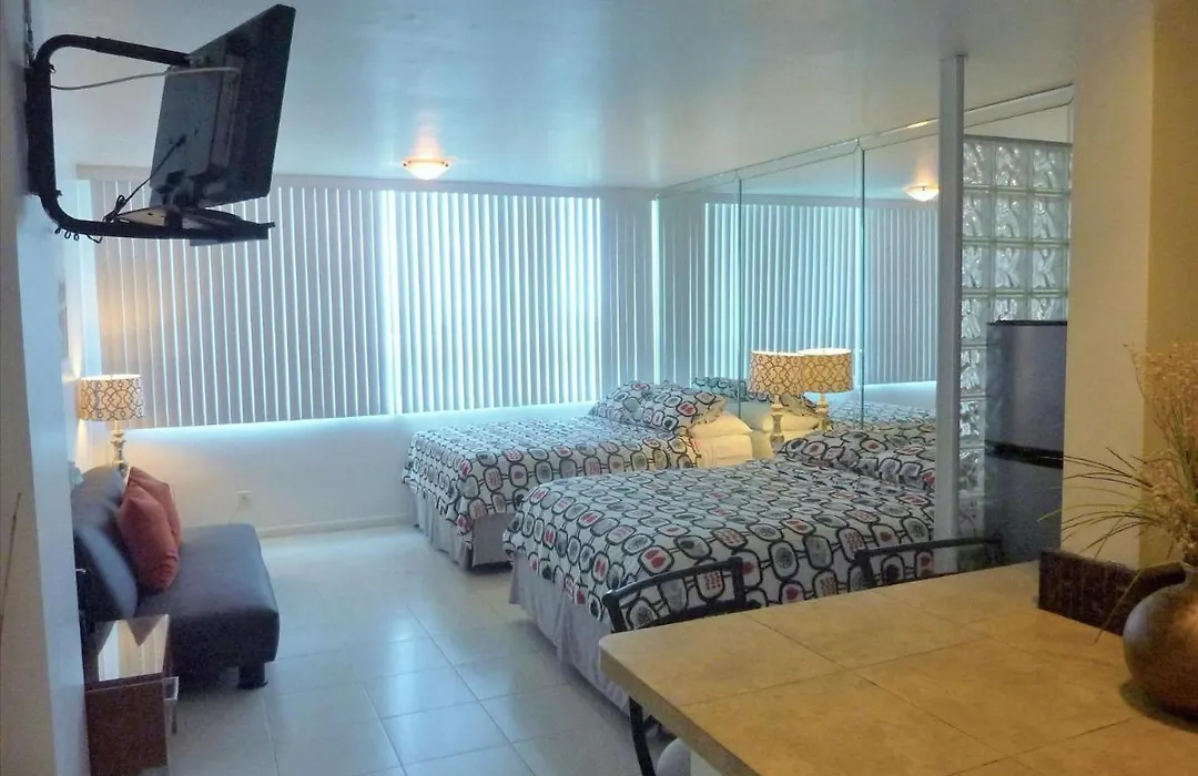 Castle 1120 Bayview Studio, Beach Access, Pool, Tennis, Free Parking-1