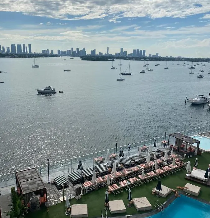 Bay View King Suite With Balcony-1