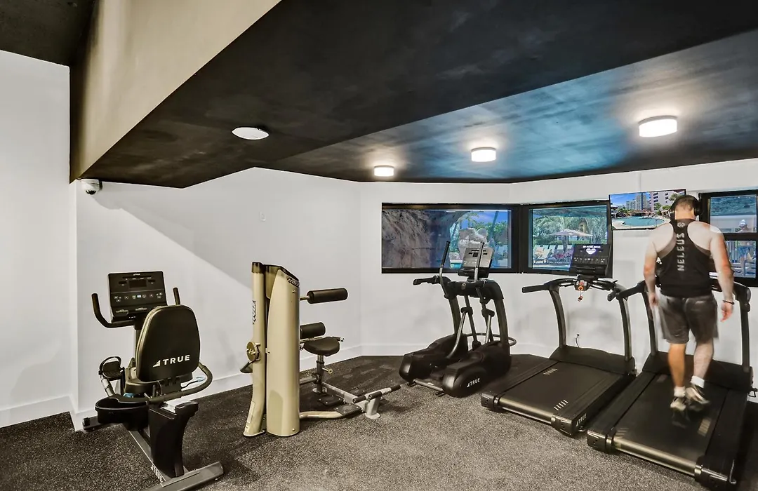 High Floor Beachfront Condo Beach Service 1509-1