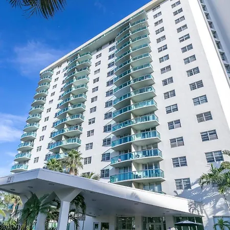 Family Getaway In Sunny Isles - 2Nd Floor-2