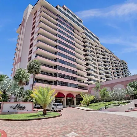 High Floor Beachfront Condo Beach Service 1509-2