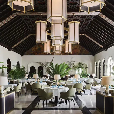 Four Seasons Hotel At The Surf Club-3
