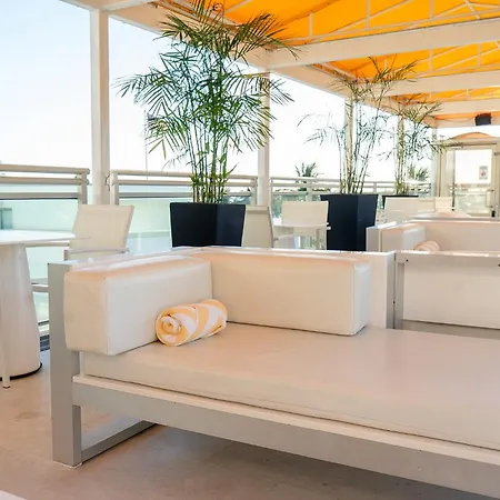 Leslie Hotel Ocean Drive-3